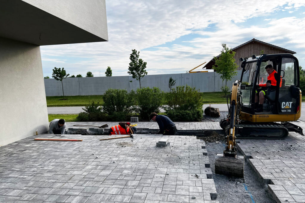 eec8975c-8cab-4fbd-a469-fdb562a76395